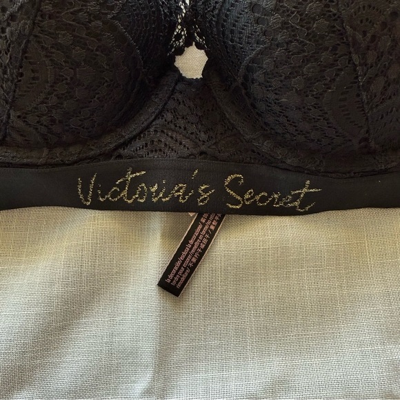 Victoria's Secret Push Up T-Shirt Full Coverage Bra Size 36B‎ NWT - Picture 2 of 7